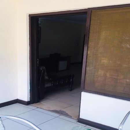 Room In Bb - Double Room With Balcony Accra Buitenkant foto